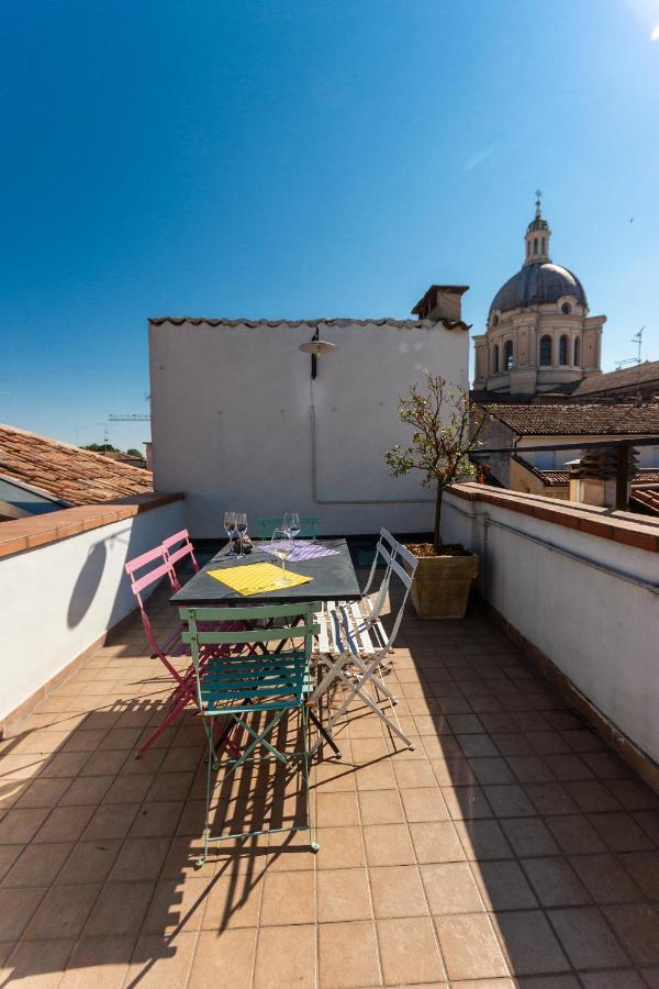 La Terrazza Apartment - Smart Holiday Mantua Exterior foto